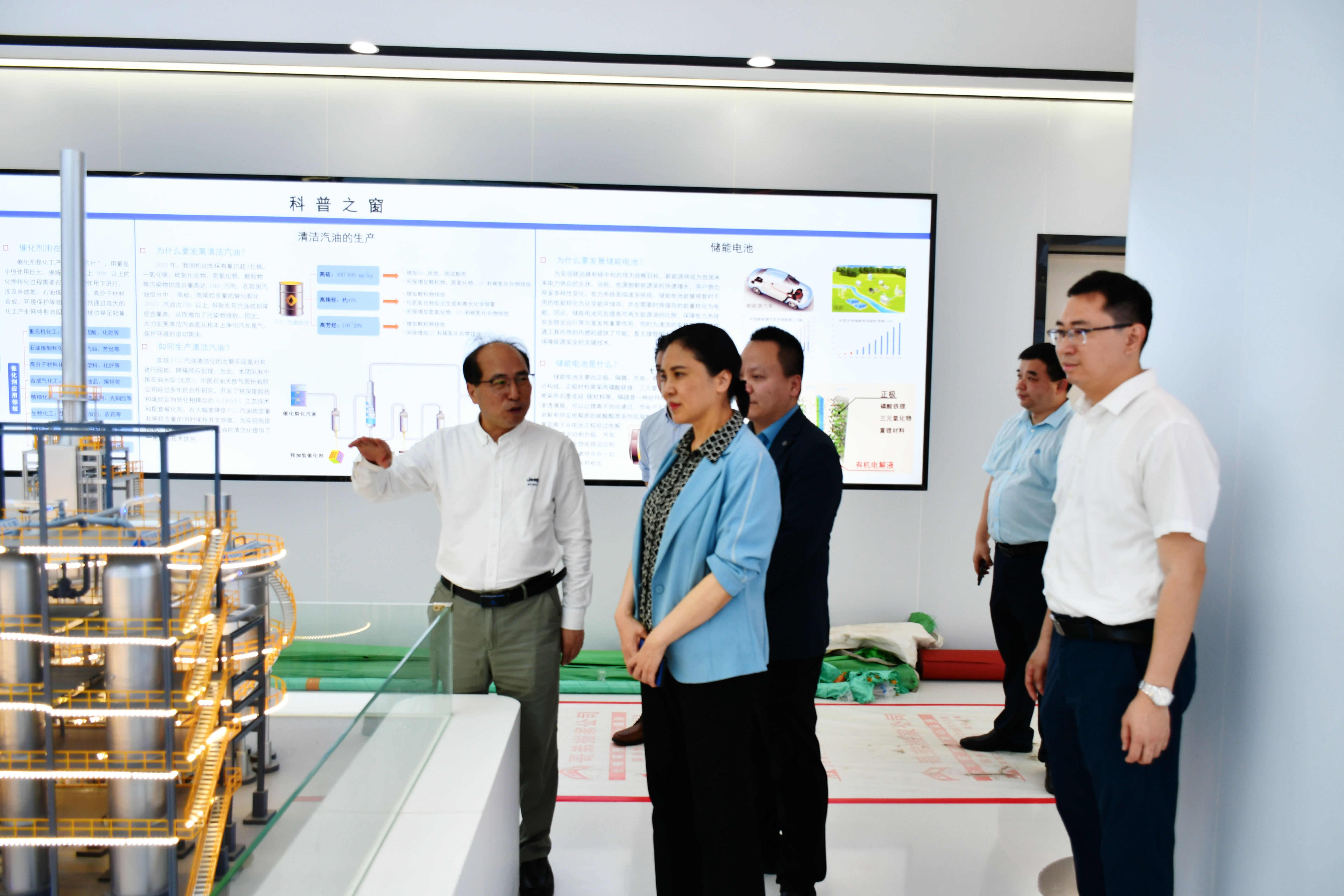 校长吴明红院士一行赴泉港校区调研